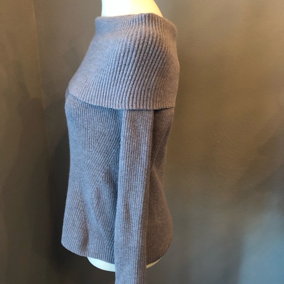 Do+Be off shoulder grey sweater size: Large - Picture 3 of 5